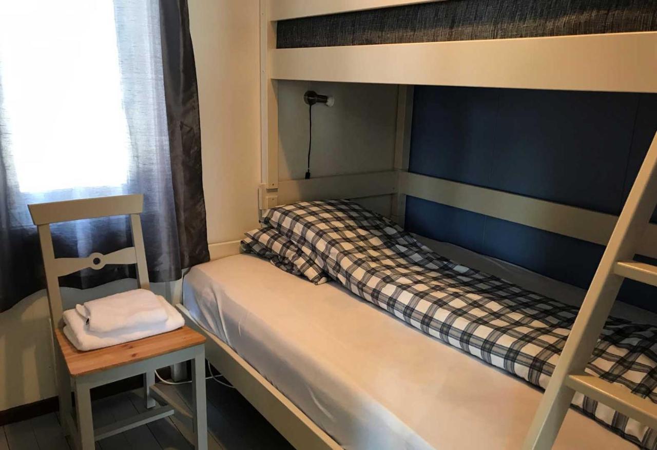 Offersoy Feriesenter Hotel Buitenkant foto
